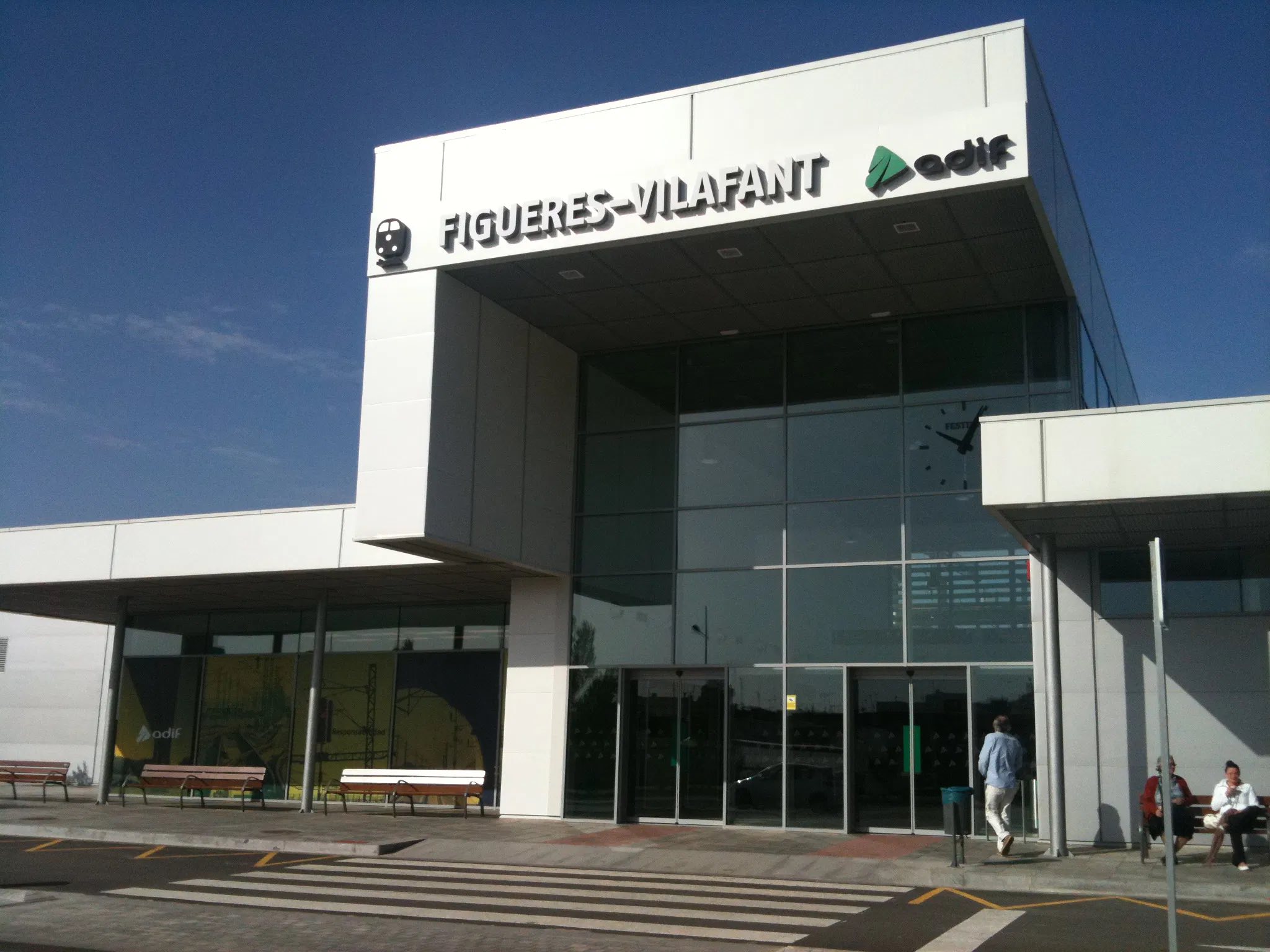 Quatre administracions es comprometen a fer realitat la transformació ferroviària de Figueres